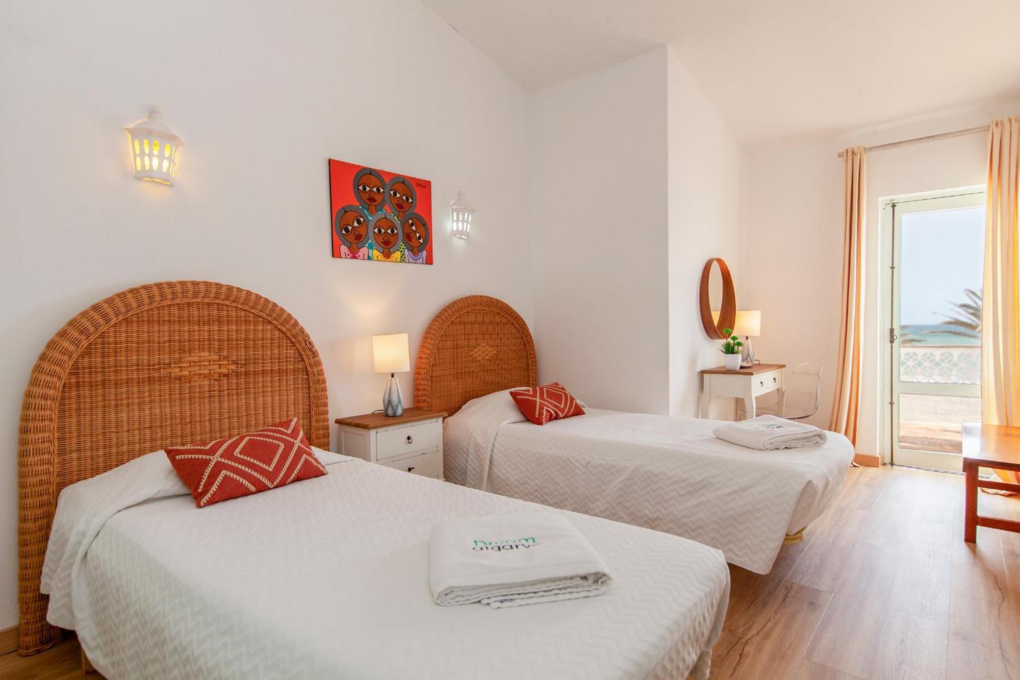 B86 - Beachline Apartment In Luz 外观 照片