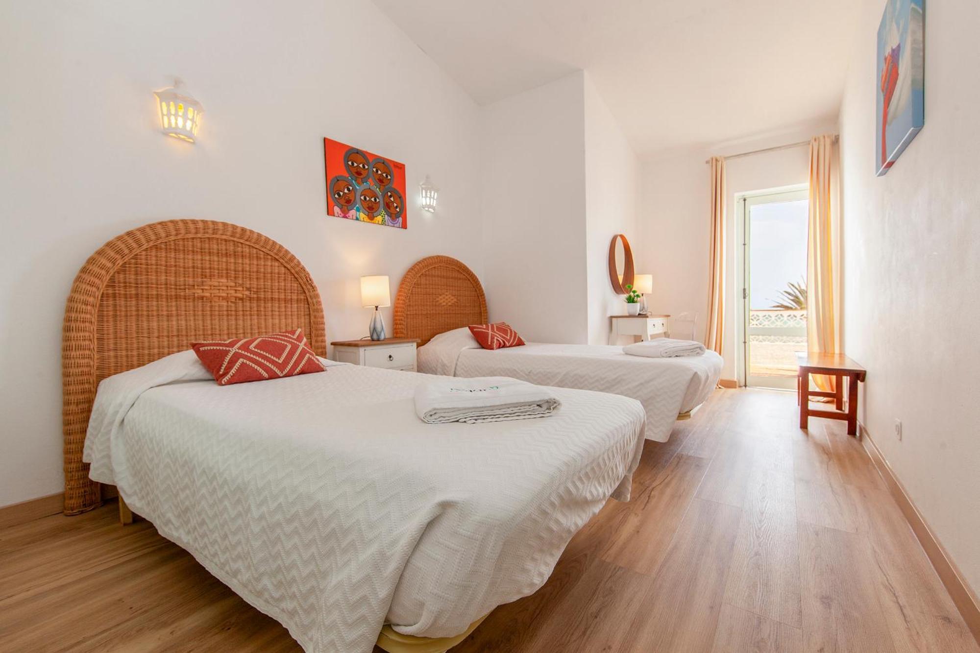 B86 - Beachline Apartment In Luz 外观 照片